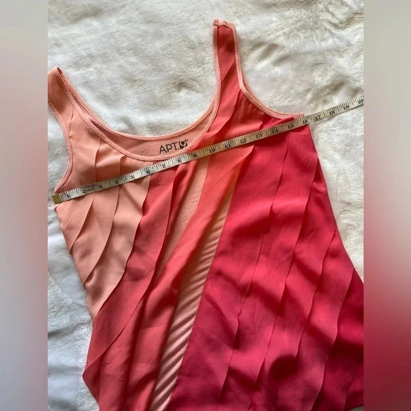 APT 9 FRONT DIAGONAL TIERED RUFFLED SLEEVELESS TOP. SIZE X-SMALL. - Picture 4 of 7